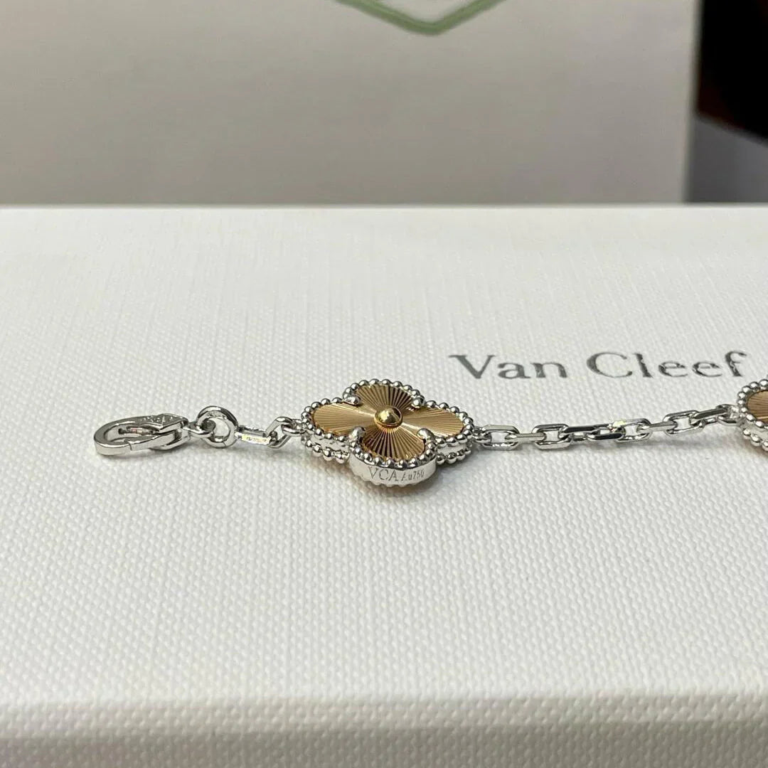 [Lumi Jewels]CLOVER 5 MOTIFS CHRISTMAS LIMITED EDITION BRACELET