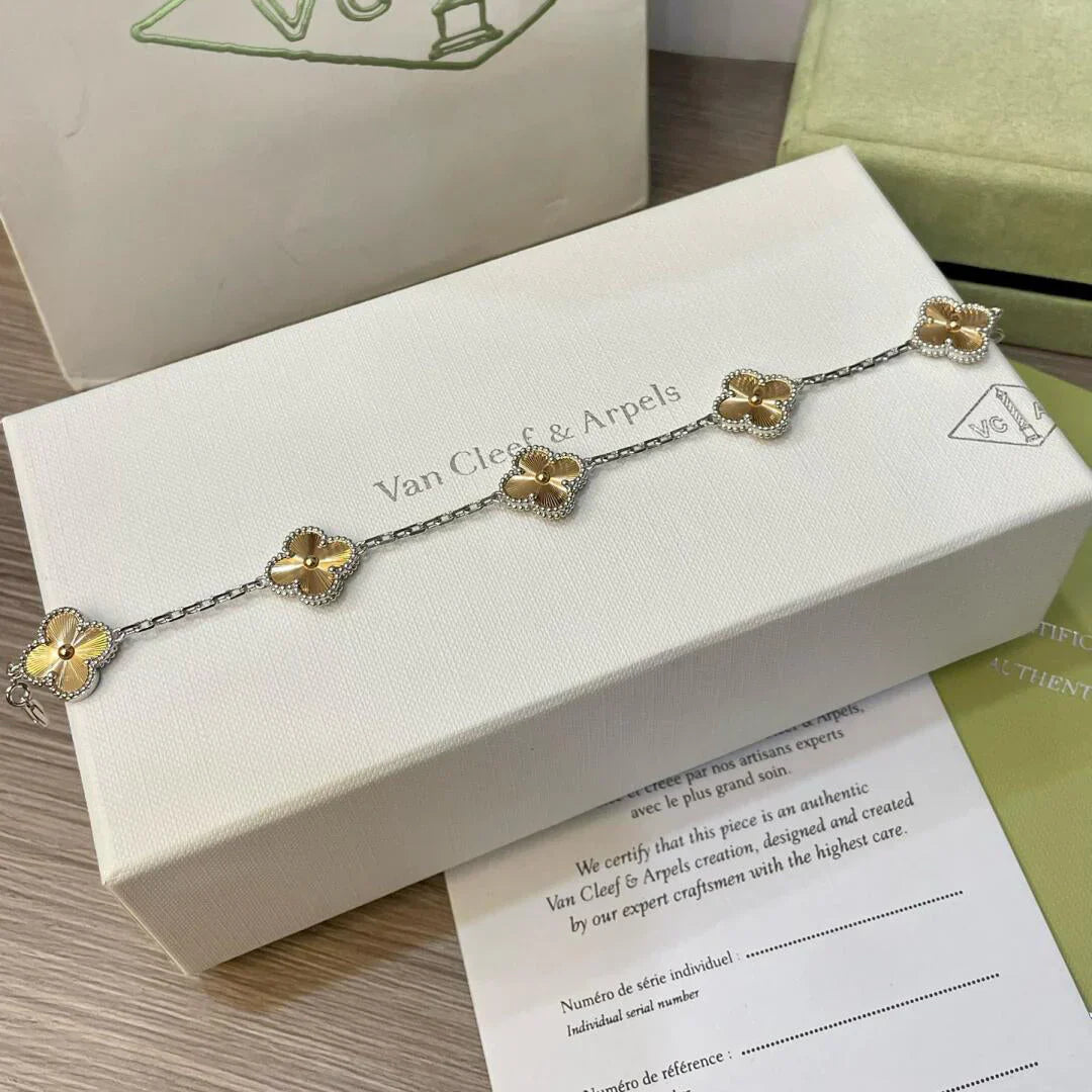 [Lumi Jewels]CLOVER 5 MOTIFS CHRISTMAS LIMITED EDITION BRACELET
