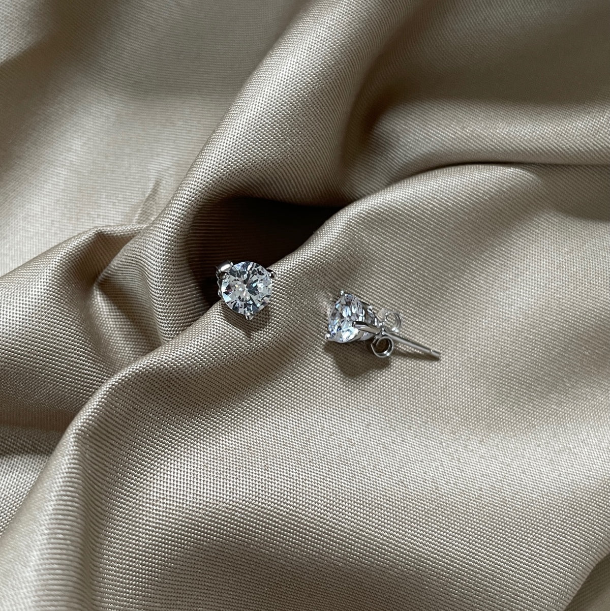 [Lumi Jewels]Dainty Round Shape Earrings