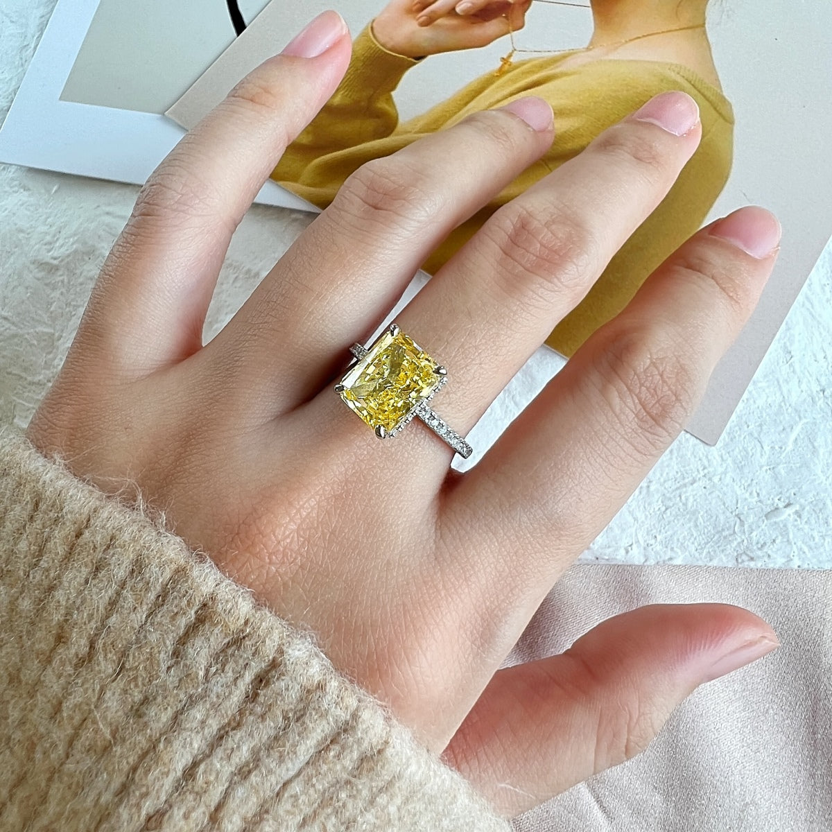 [Lumi Jewels]4.0 Carat Luxurious Engagement Ring