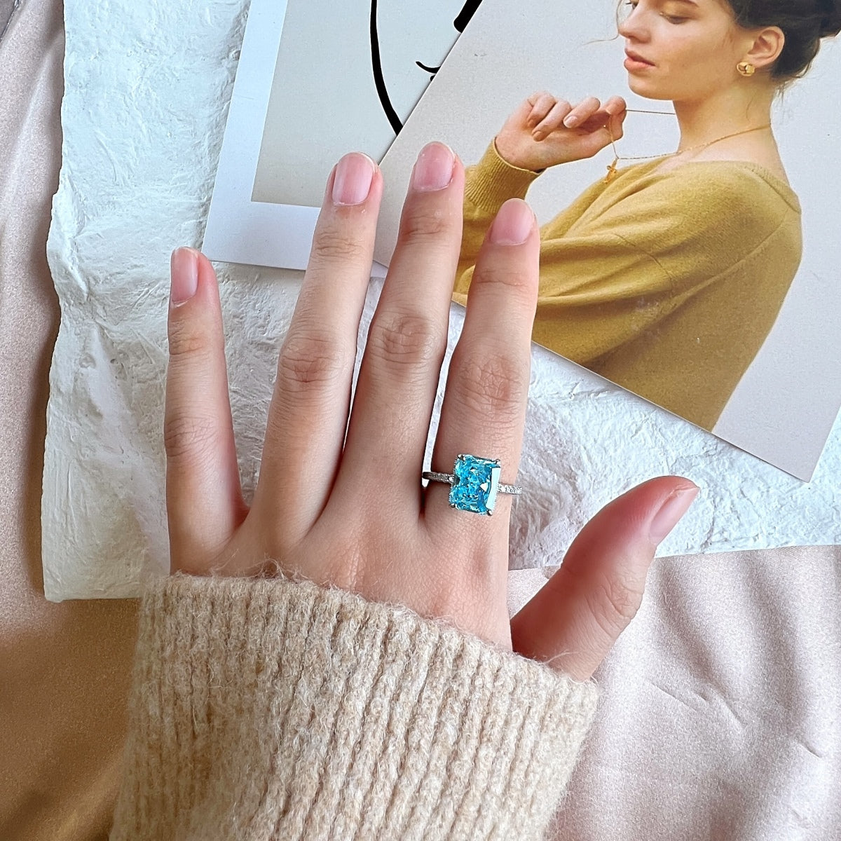 [Lumi Jewels]4.0 Carat Luxurious Engagement Ring