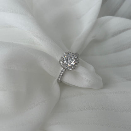 [Lumi Jewels]Dazzling Resplendent Round Cut Wedding Ring