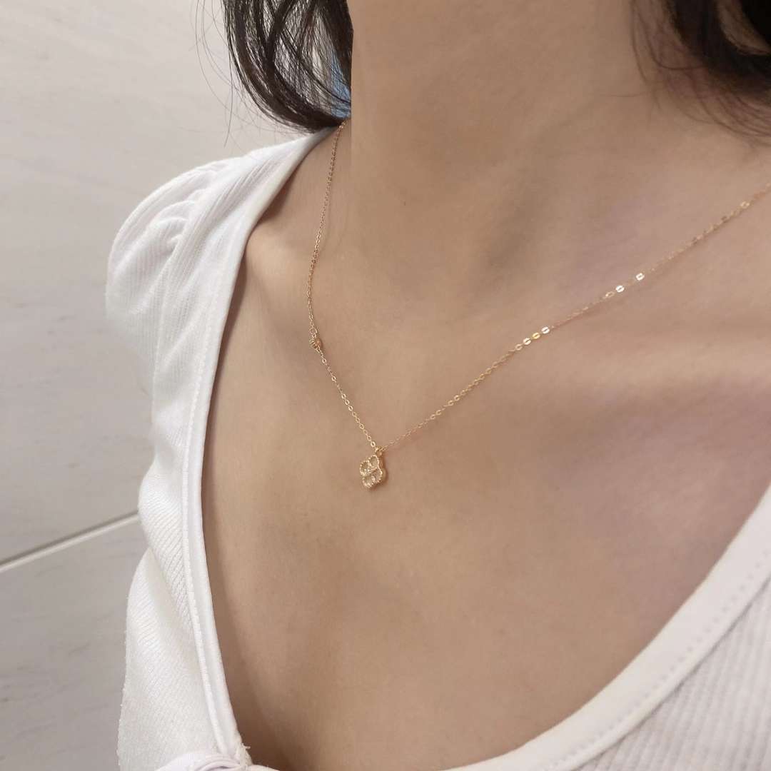 [Lumi Jewels]Delicate Flower Shape Necklace