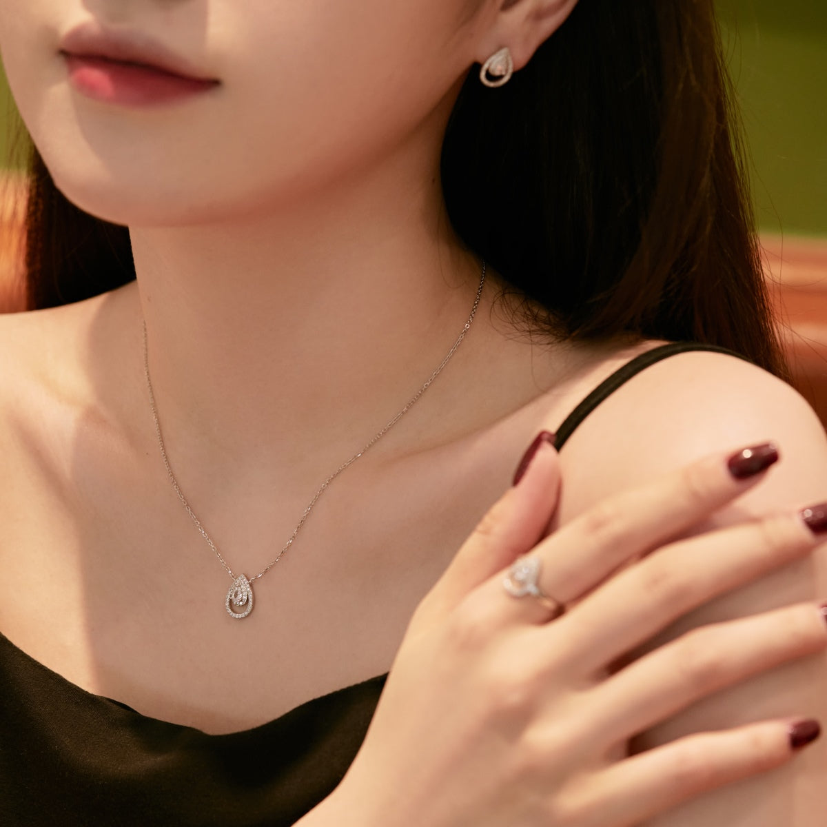 [Lumi Jewels]Sparkling Pear Cut Necklace
