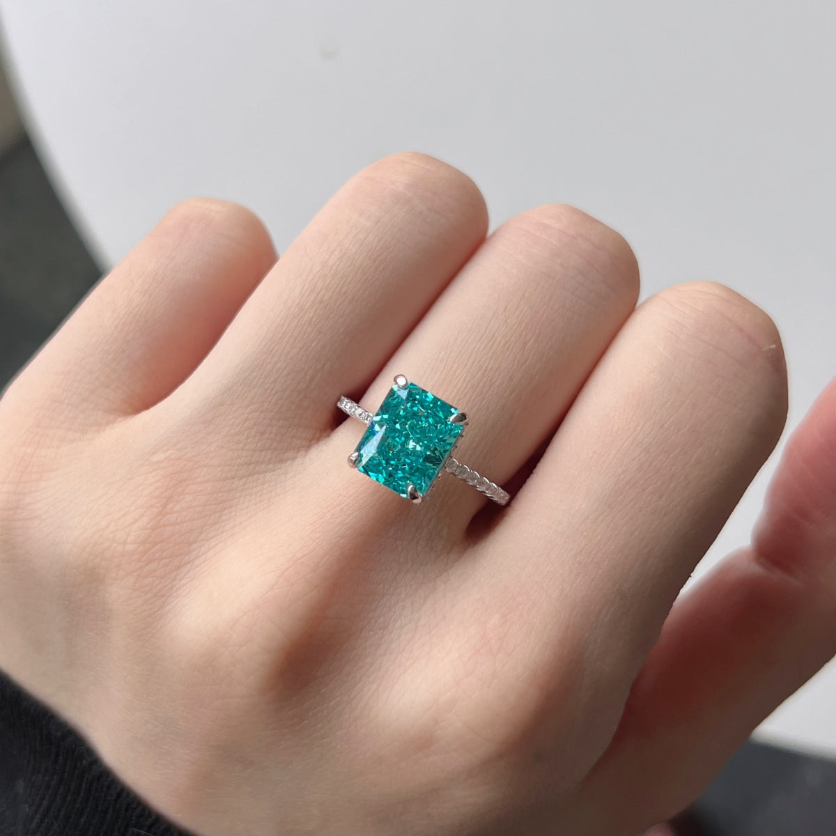 [Lumi Jewels]4.0 Carat Luxurious Engagement Ring