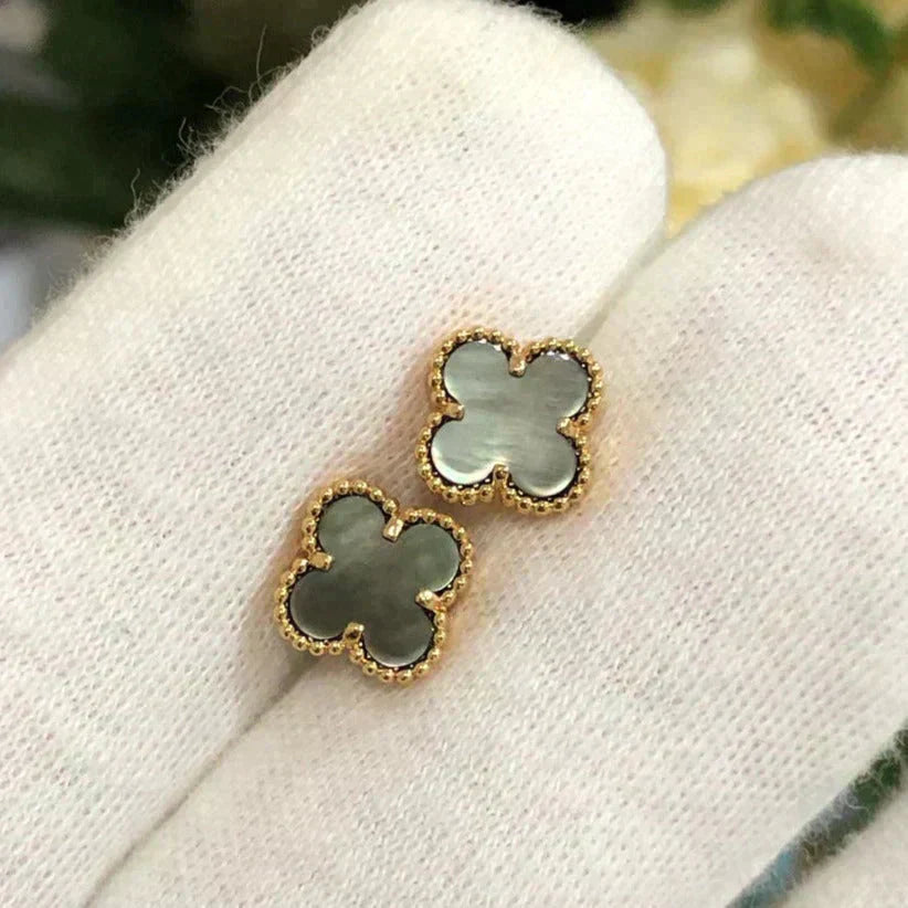 [Lumi Jewels]BO BOUCLE D'OREILLE TRÈFLE MINI 9.5MM NACRE GRISE