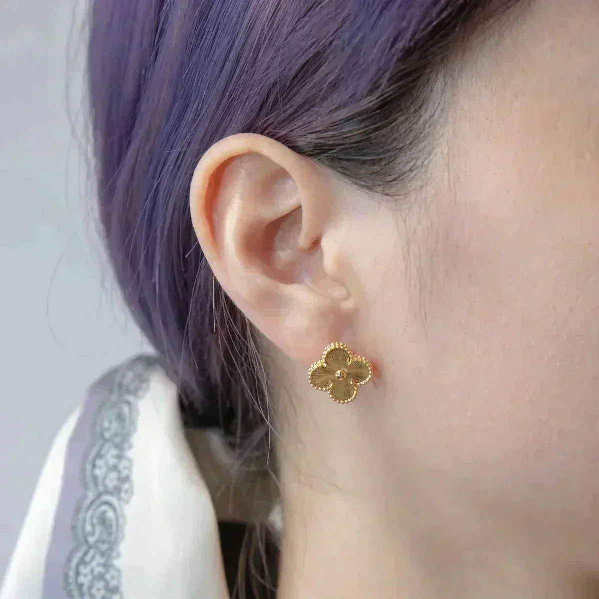 [Lumi Jewels]CLOVER MEDIUM 1 MOTIFS LASER EARRINGS
