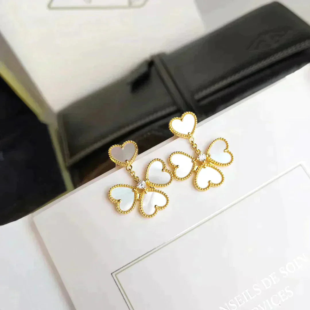 [Lumi Jewels]BOUCLES D'OREILLES TRÈFLE DOUX NACRE BLANCHE