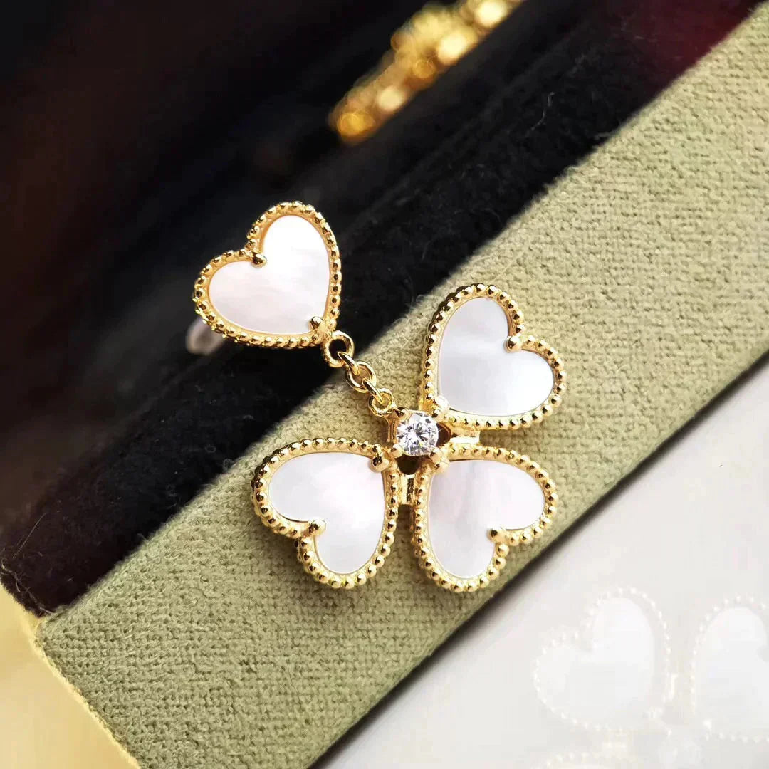 [Lumi Jewels]BOUCLES D'OREILLES TRÈFLE DOUX NACRE BLANCHE