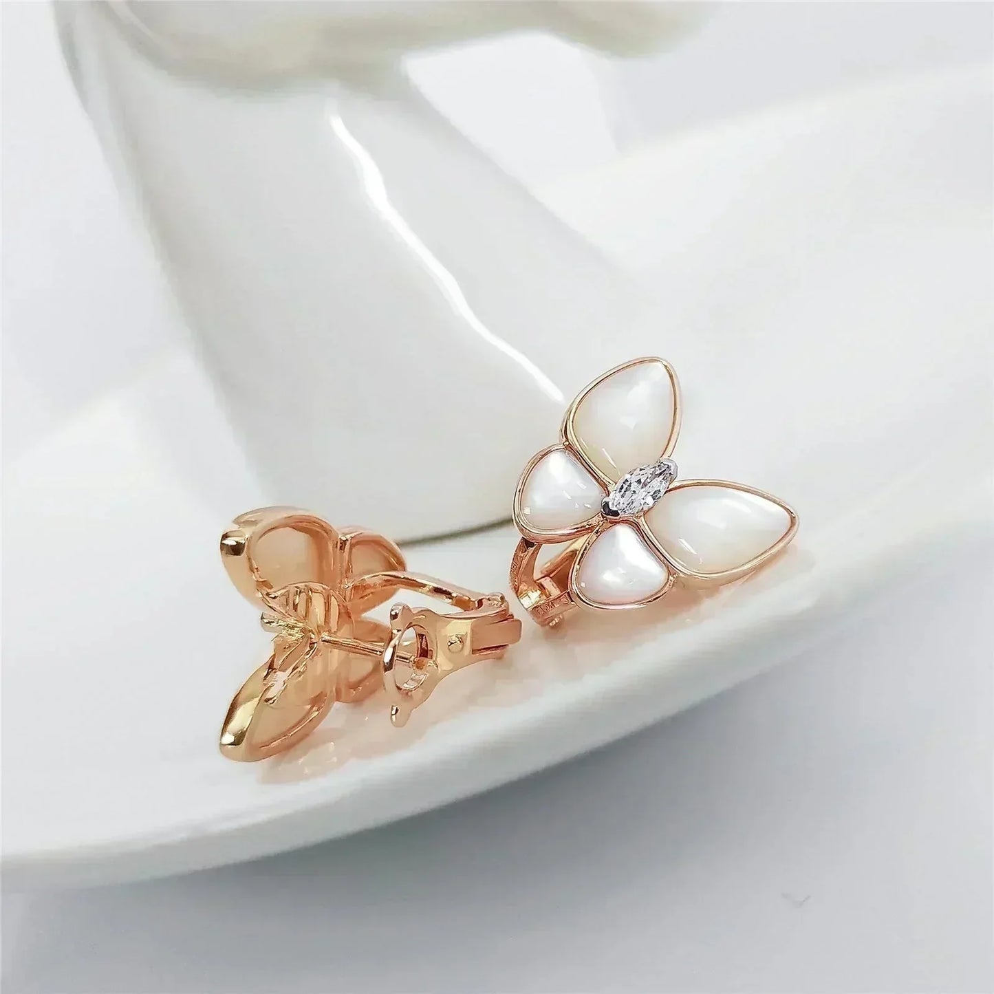 [Lumi Jewels]BOUCLES D'OREILLES PAPILLON NACRE ET DIAMANTS