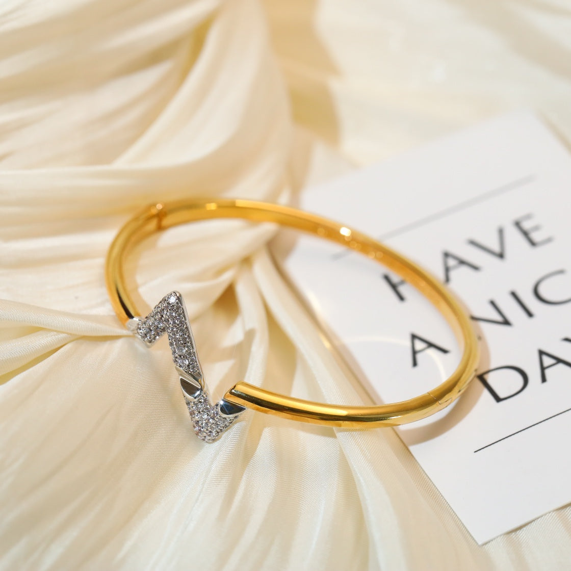[Lumi Jewels]BRACELET EN OR ET DIAMANTS VOLTE UPSIDE DOWN