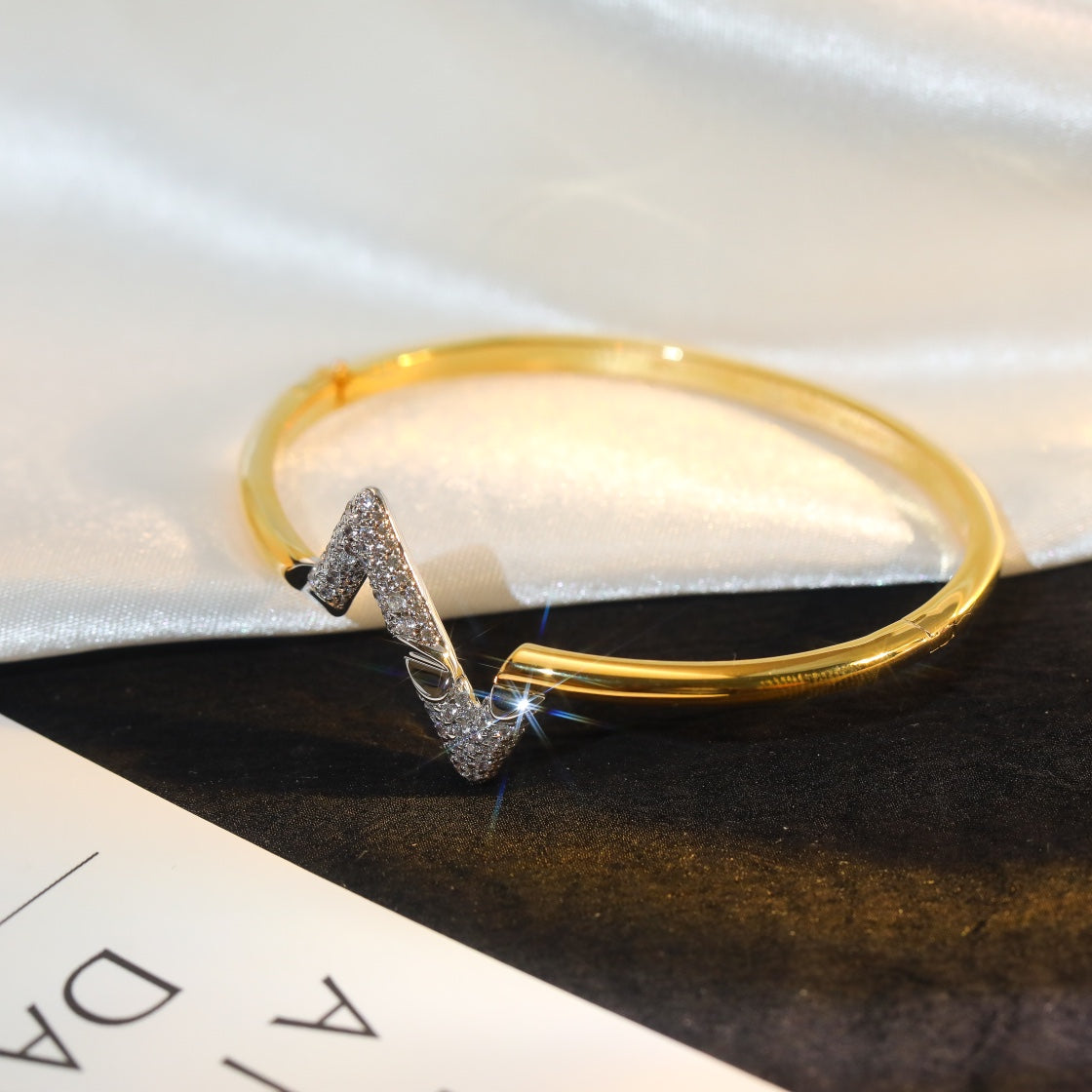[Lumi Jewels]BRACELET EN OR ET DIAMANTS VOLTE UPSIDE DOWN