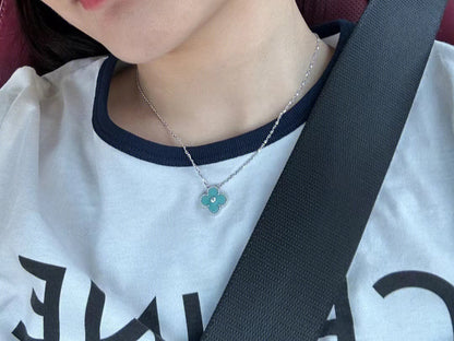 [Lumi Jewels] COLLIER TRÈFLE 1 DIAMANT BLEU CLAIR ARGENT