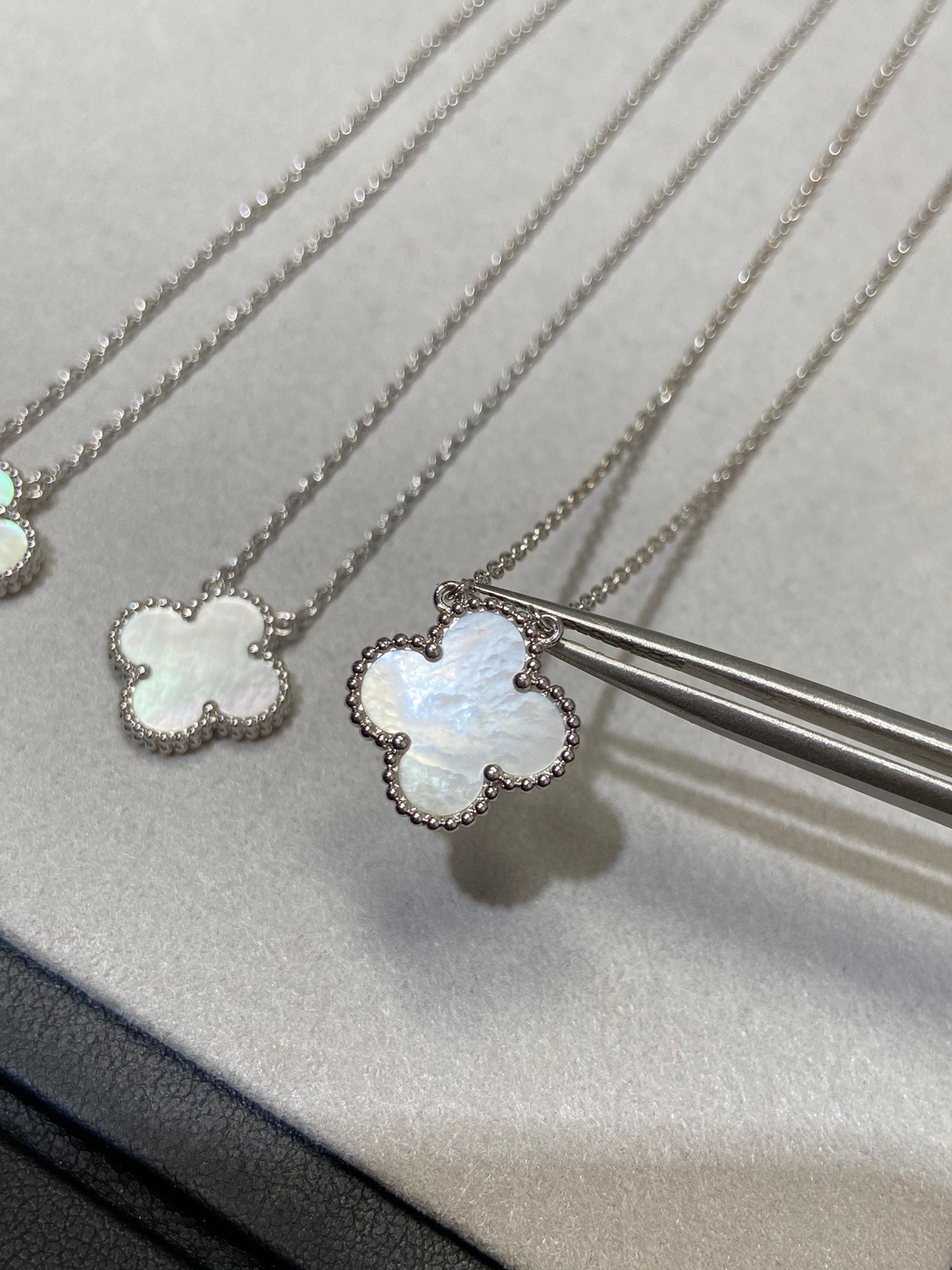 [Lumi Jewels]COLLIER TRÈFLE MOYEN ARGENT NACRE BLANCHE