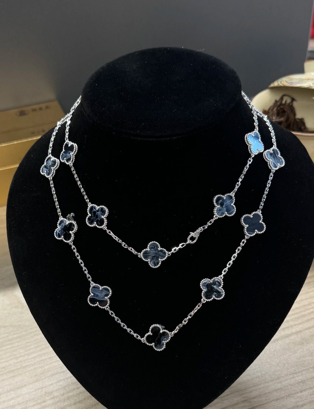 [Lumi Jewels]COLLIER TRÈFLE 20 MOTIFS PIERRES PLATES