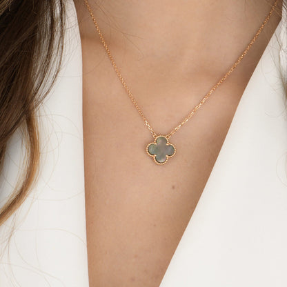 [Lumi Jewels] COLLIER TRÈFLE 15 MM NACRE GRISE
