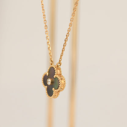 [Lumi Jewels]COLLIER TRÈFLE 15 MM DIAMANT ET NACRE GRISE
