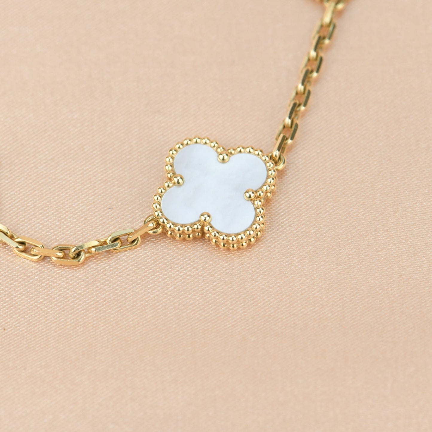 [Lumi Jewels]CLOVER  5 MOTIF WHITE MOP BRACELET