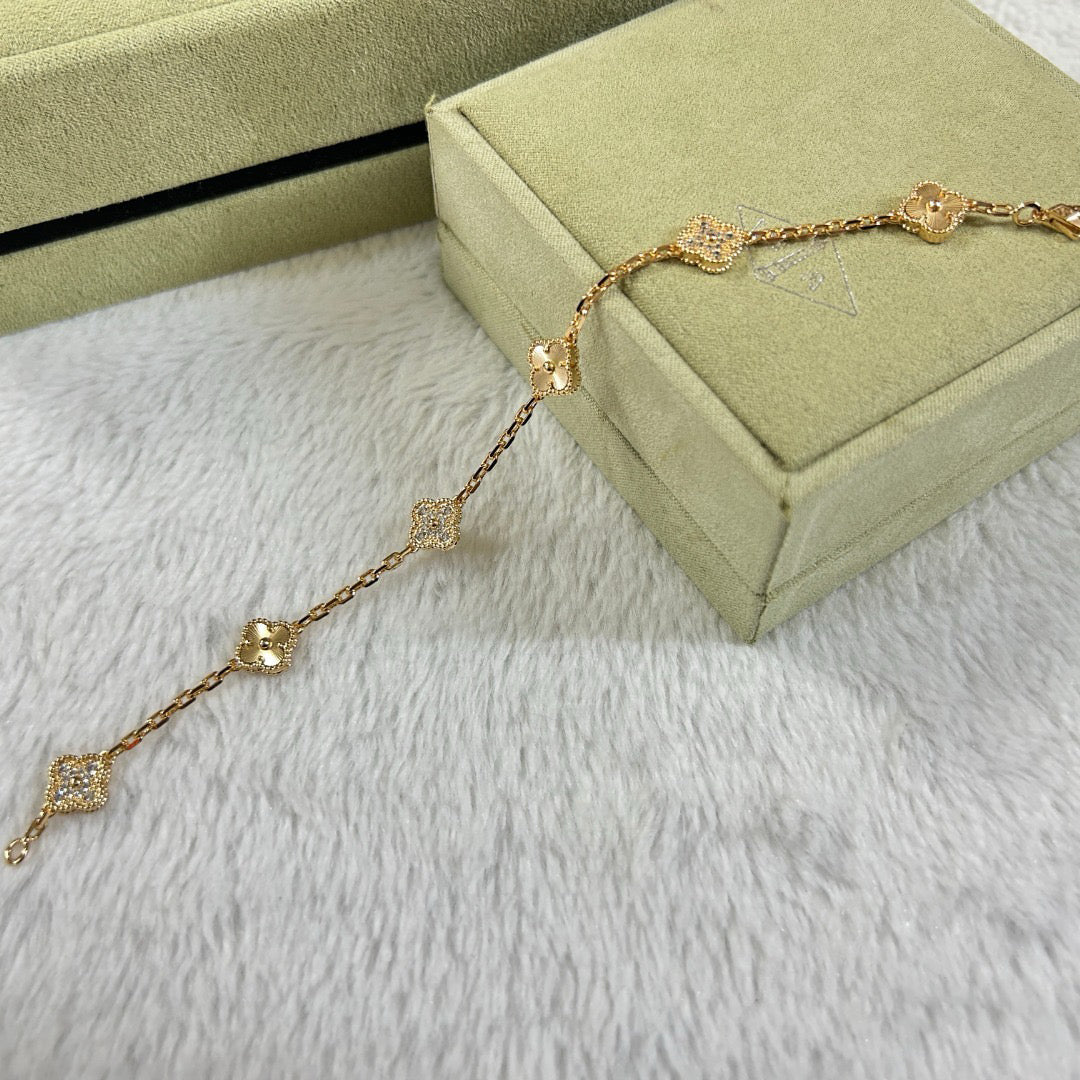 [Lumi Jewels]CLOVER 6 MOTIF DIAMOND LASER BRACELET