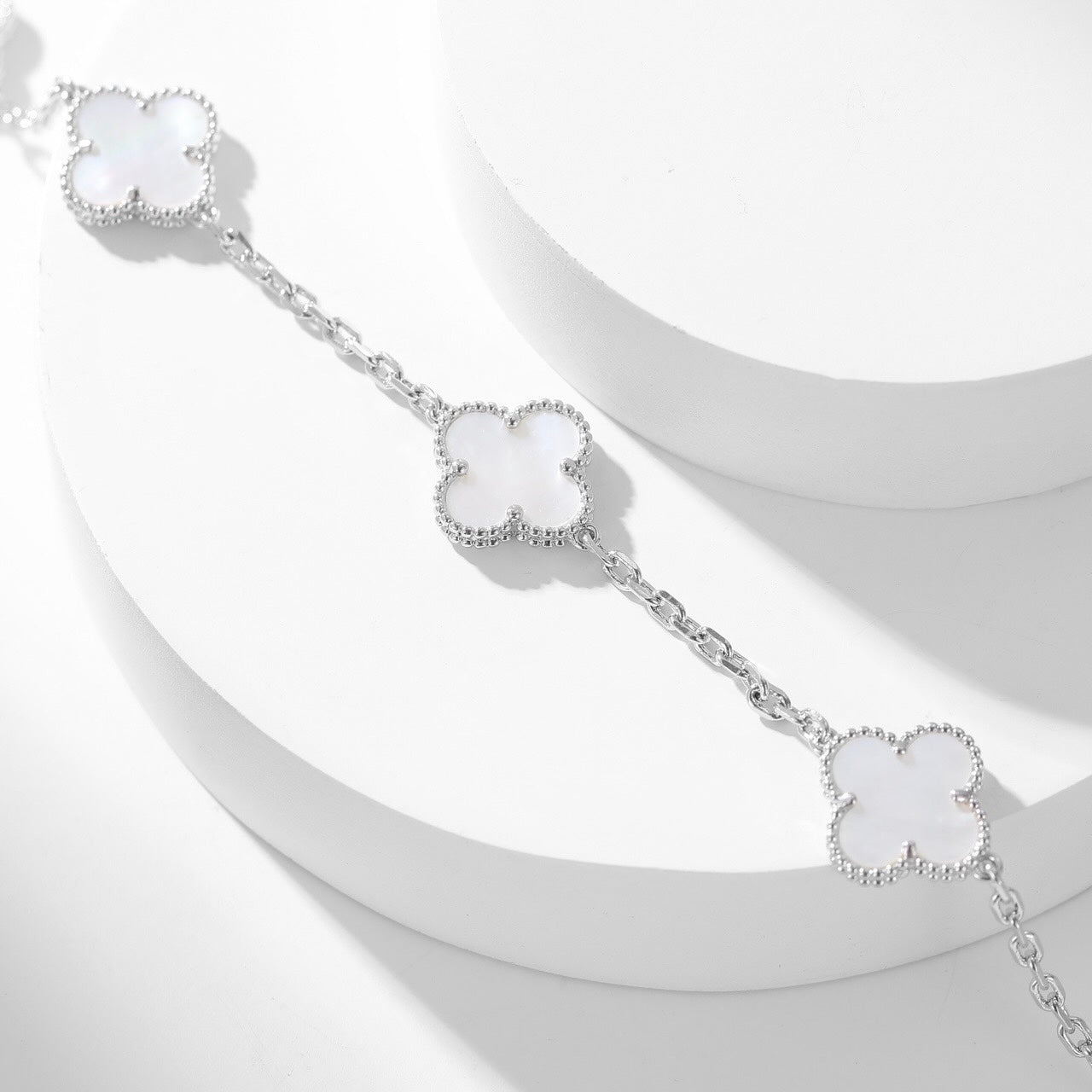 [Lumi Jewels]CLOVERS THE 10-MOTIFS WHITE MOTHER OF PEARL NECKLACE