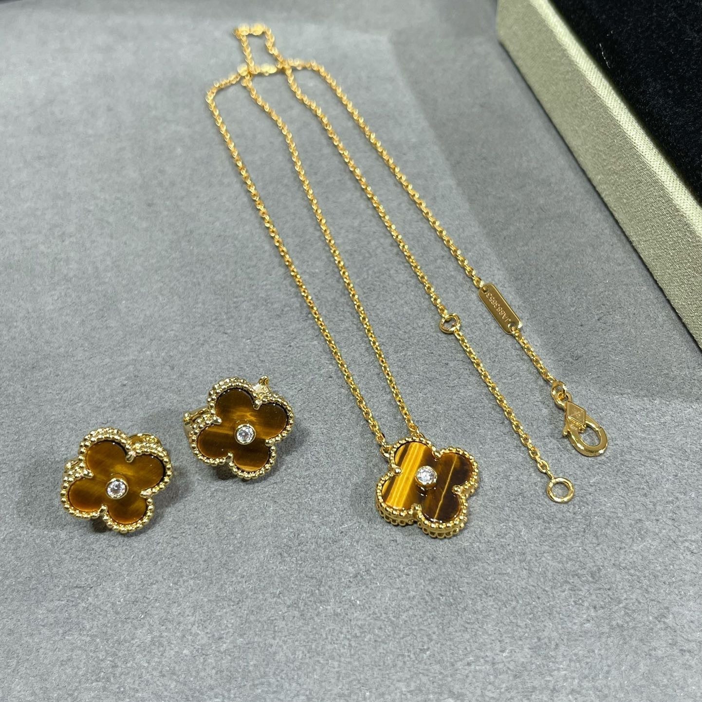 [Lumi Jewels]CLOVER Collier 15MM DIAMANT ET ŒIL-DE-TIGRE JAUNE AGATE