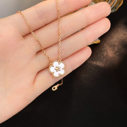 [Lumi Jewels]COLLIER FLEUR DE PRUNIER EN NACRE BLANCHE LUCKY
