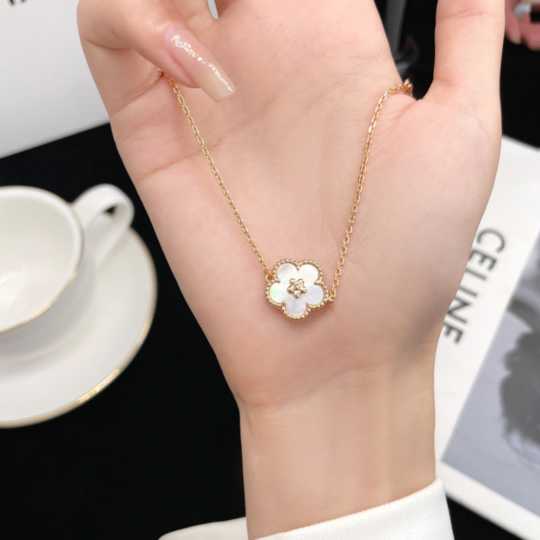 [Lumi Jewels]BRACELET BLANC MOP FLEUR DE PRUNIER PORTE-BONHEUR