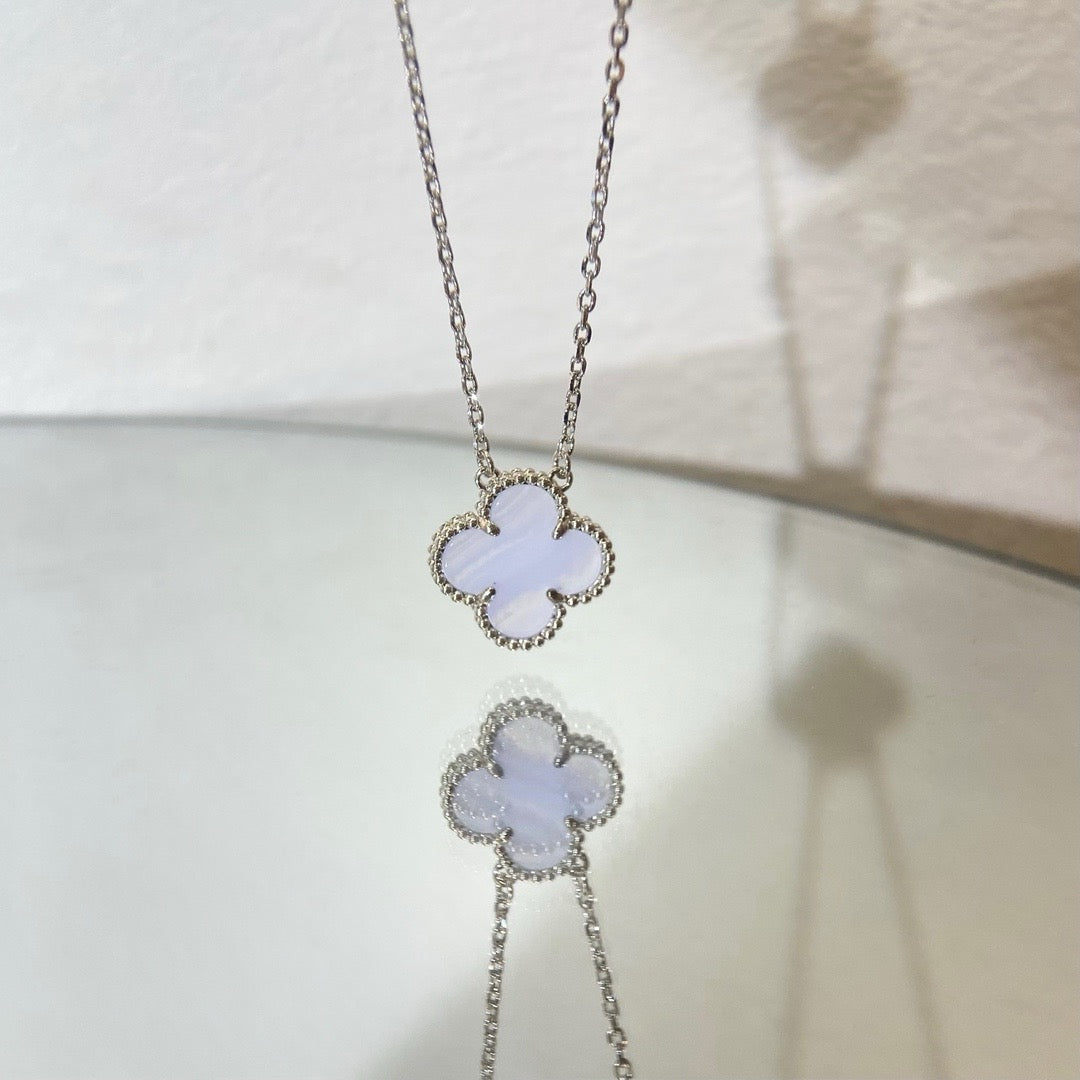 [Lumi Jewels]COLLIER TRÈFLE 15MM CALCÉDOINE BLEUE ARGENT