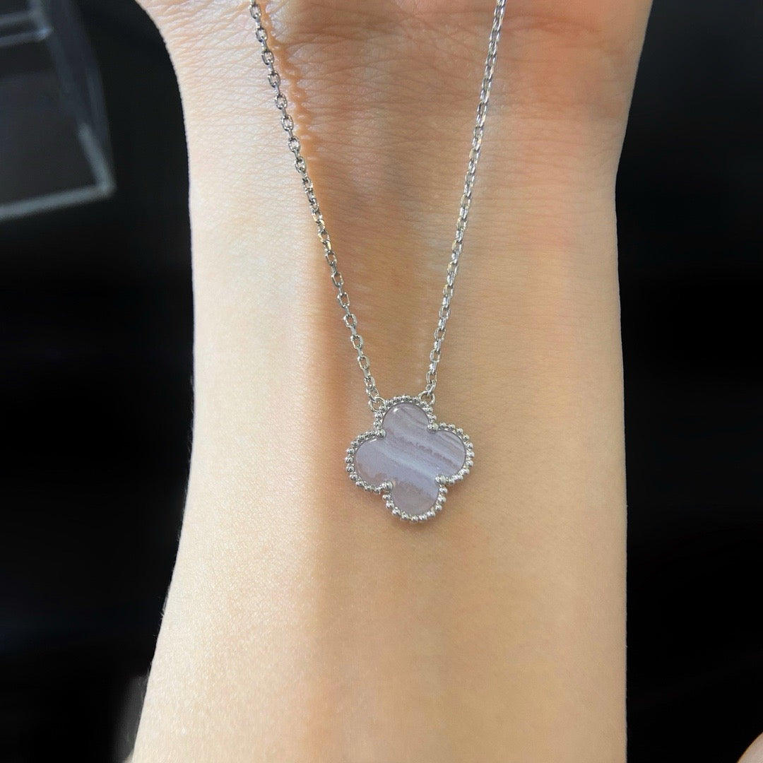 [Lumi Jewels]COLLIER TRÈFLE 15MM CALCÉDOINE BLEUE ARGENT