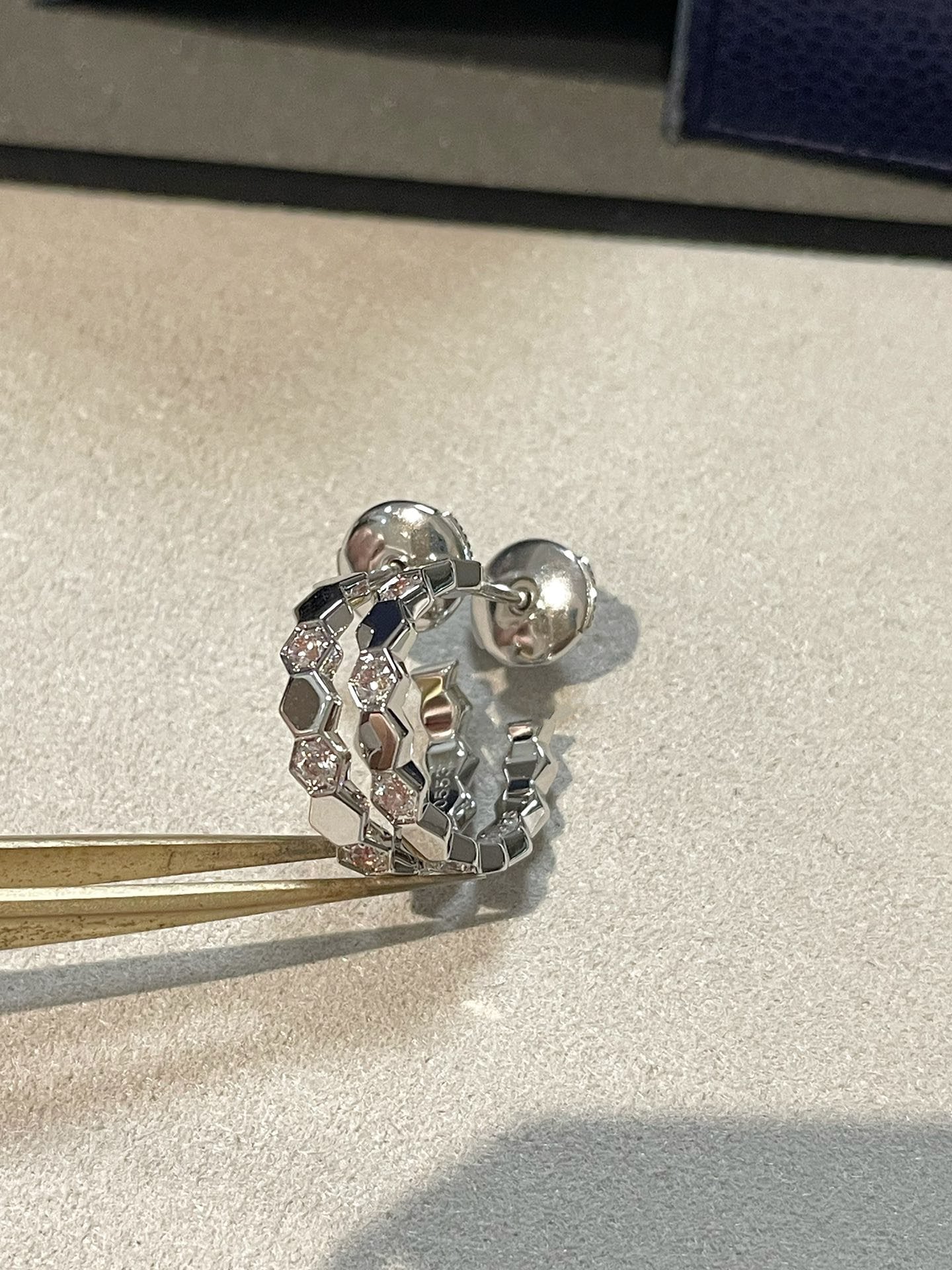 [Lumi Jewels]Hollow Design Four-Leaf Clover Flower Shape Ring