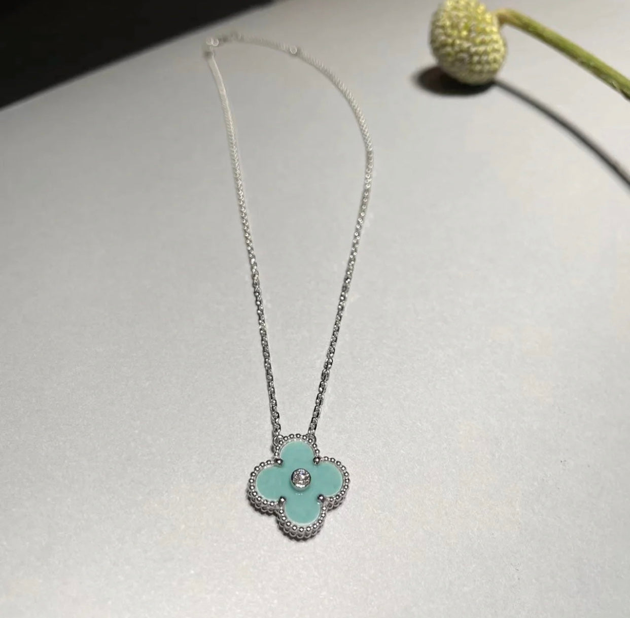[Lumi Jewels] COLLIER TRÈFLE 1 DIAMANT BLEU CLAIR ARGENT