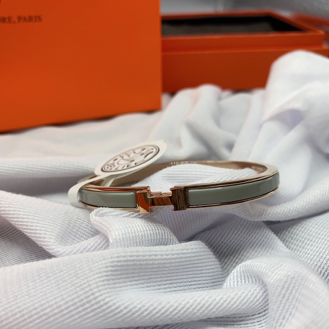 [Lumi Jewels]BRACELET CLASSIQUE ÉMAIL VERT HM CLIC 8 MM