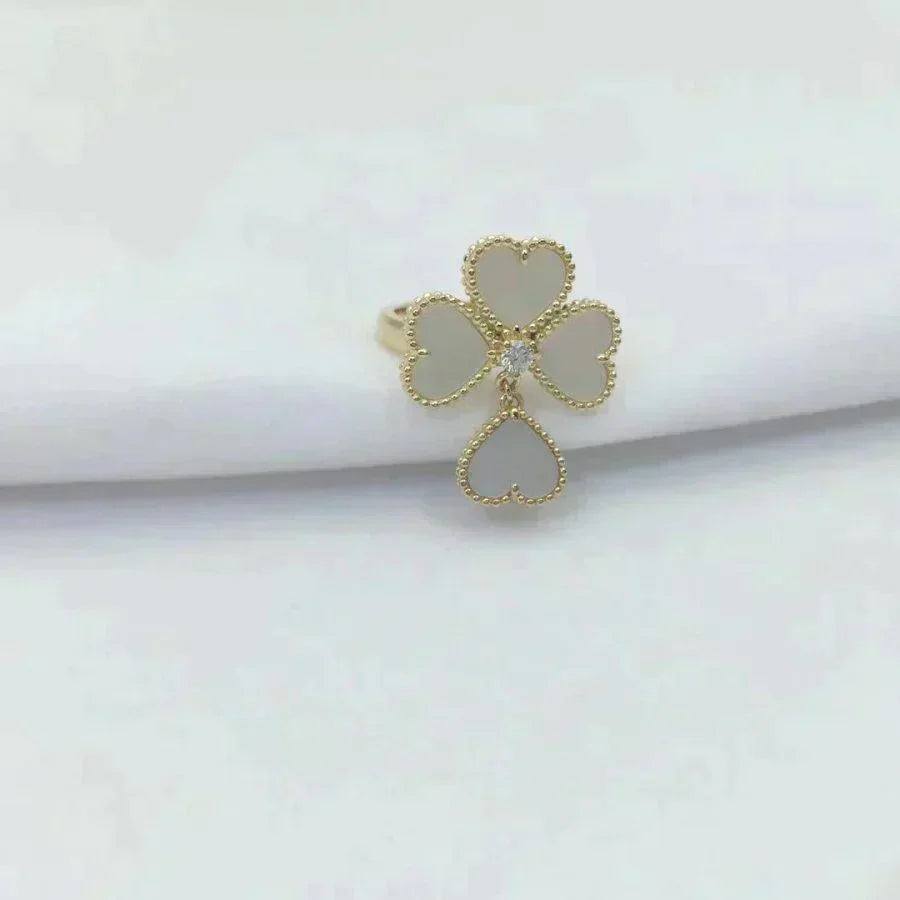 [Lumi Jewels]BAGUE TRÈFLE BLANC EN NACRE DOUCE