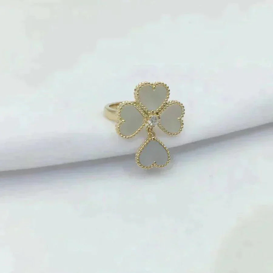 [Lumi Jewels]BAGUE TRÈFLE BLANC EN NACRE DOUCE