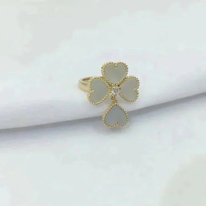 [Lumi Jewels]BAGUE TRÈFLE BLANC EN NACRE DOUCE